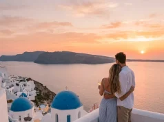 Santorini Travel Guide for Couples: Romantic Villages, Sunsets & Travel Tips Santorini Travel Guide for Couples